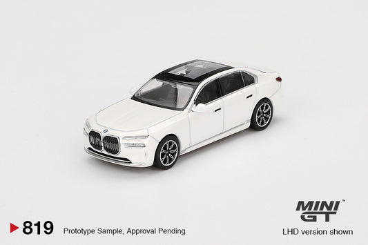 TSM Mini GT 1:64 BMW i7 xDrive60 Mineral White