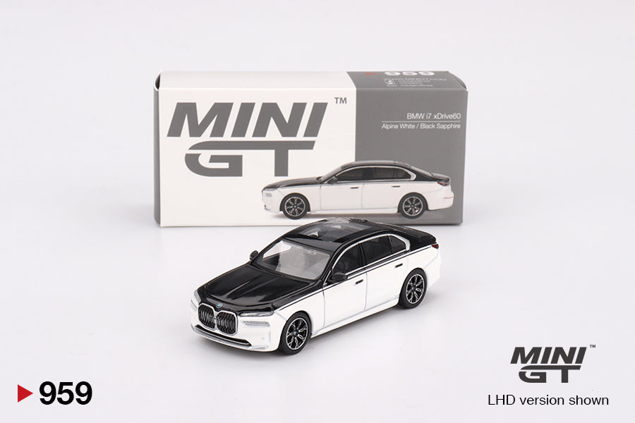 TSM Mini GT 1:64 BMW i7 xDrive60 Alpine White / Black Sapphire (RHD)