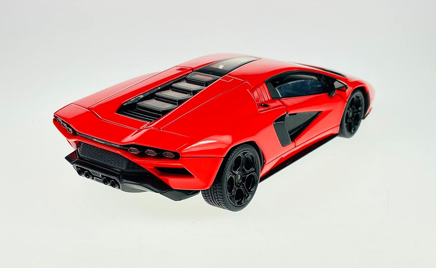 1:24 Lamborghini Countach LPI 800-4 Red Diecast Model Car