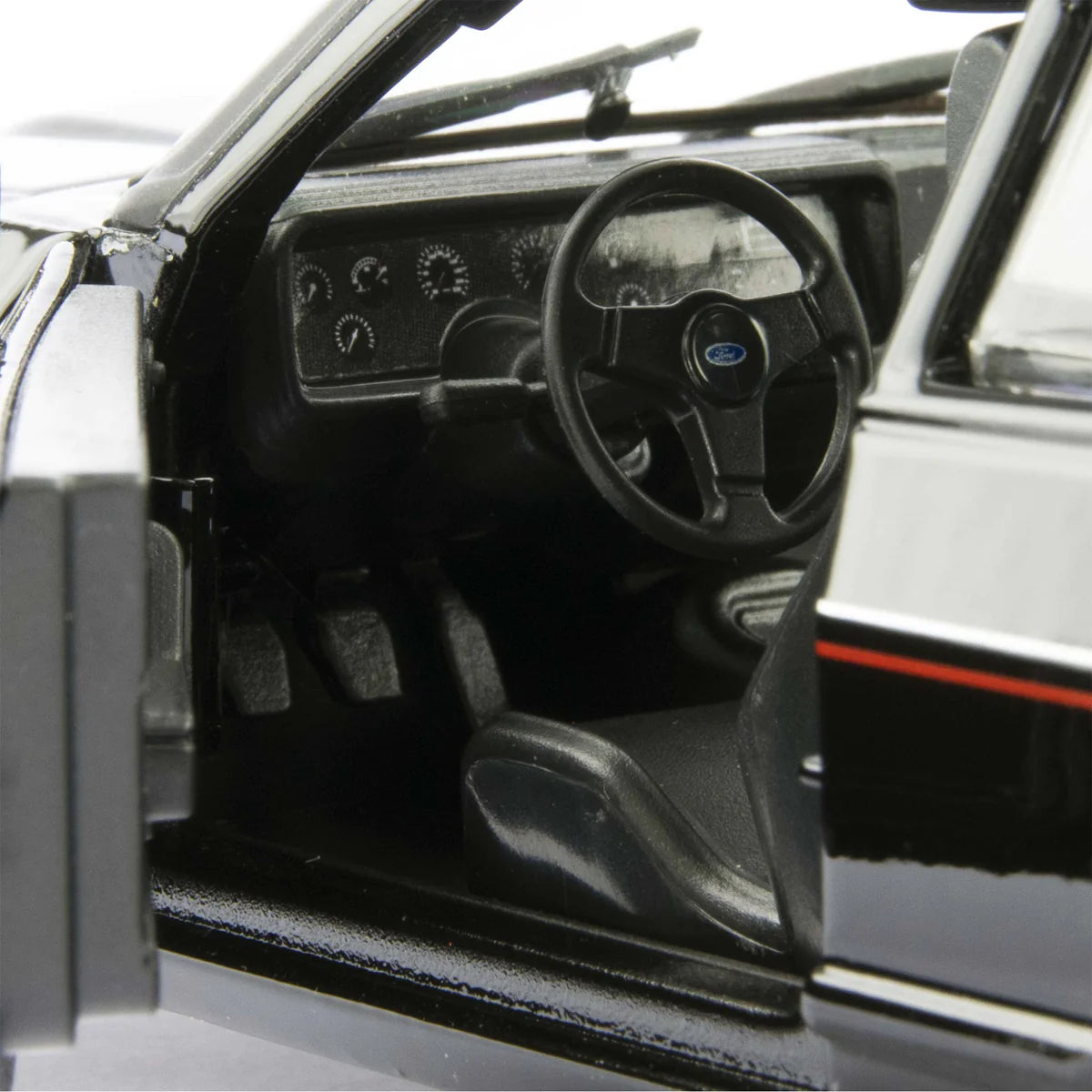 1:24 Ford Capri (1982) Diecast Model Car