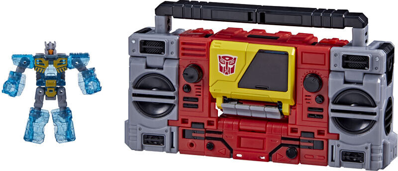 Transformers Generations Legacy Voyager Blaster